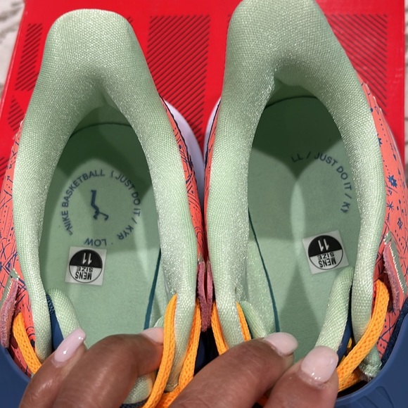 Kyrie Low 3 Atomic Pink/Stone Blue - Picture 10 of 12